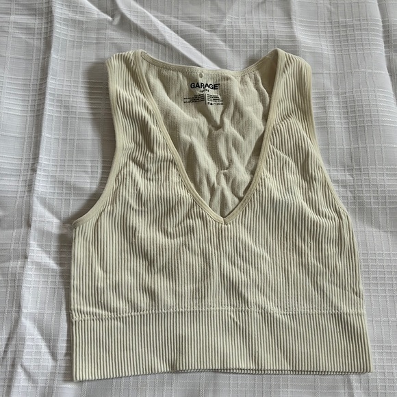 Garage off white top - Picture 1 of 3